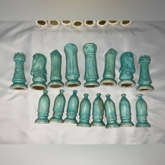 VTG DUNCAN MEDIEVAL CHESS SET GLAZED TURQUOISE WHITE CERAMIC COMPLETE 32 PIECES - Picture 11 of 16